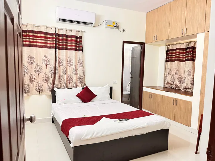 Queen size room at 7 Hills Velachery