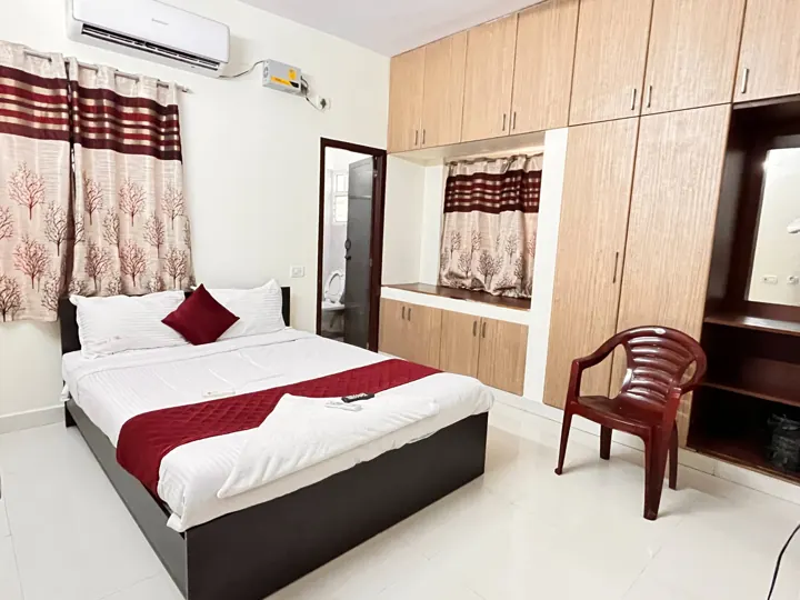Queen size room at 7 Hills Velachery