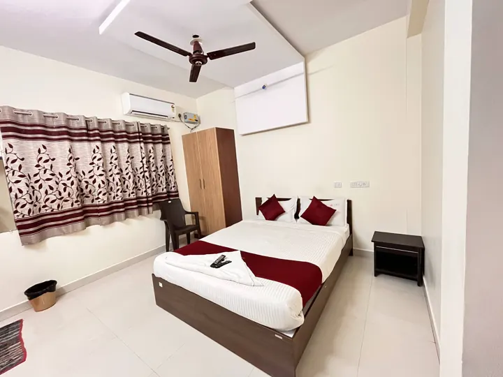 King rooms at 7 Hills Service Apartments