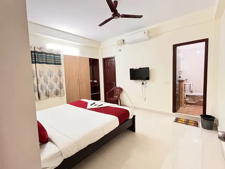 King rooms at 7 Hills Service Apartments