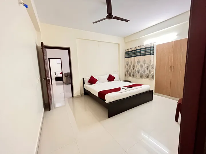 King rooms at 7 Hills Service Apartments