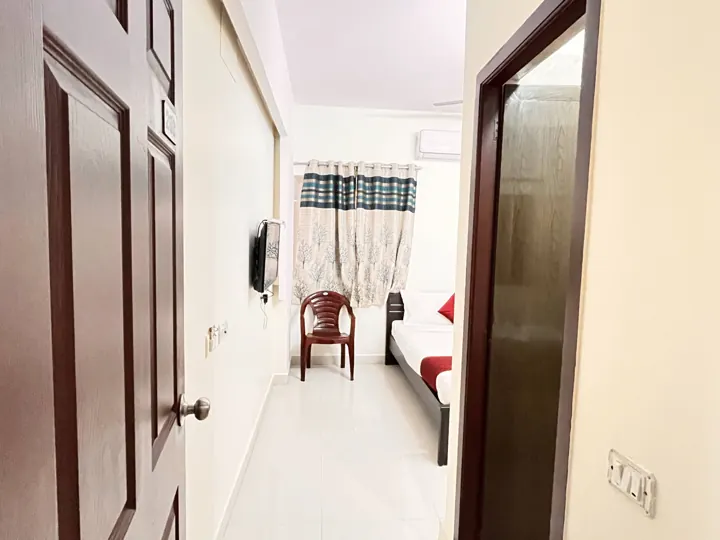 Queen rooms at 7 Hills Service Apartments