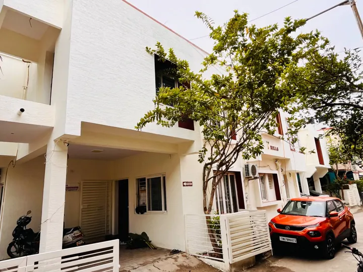 Entrance to 7 Hills Service Apartments