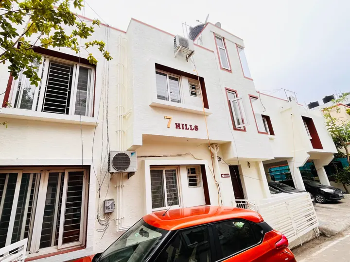 Building at 7 Hills Service Apartments